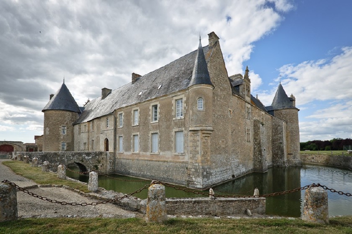Chateau de Saveilles au nord de la Charente