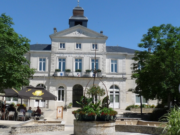La mairie de Ruffec en Charente